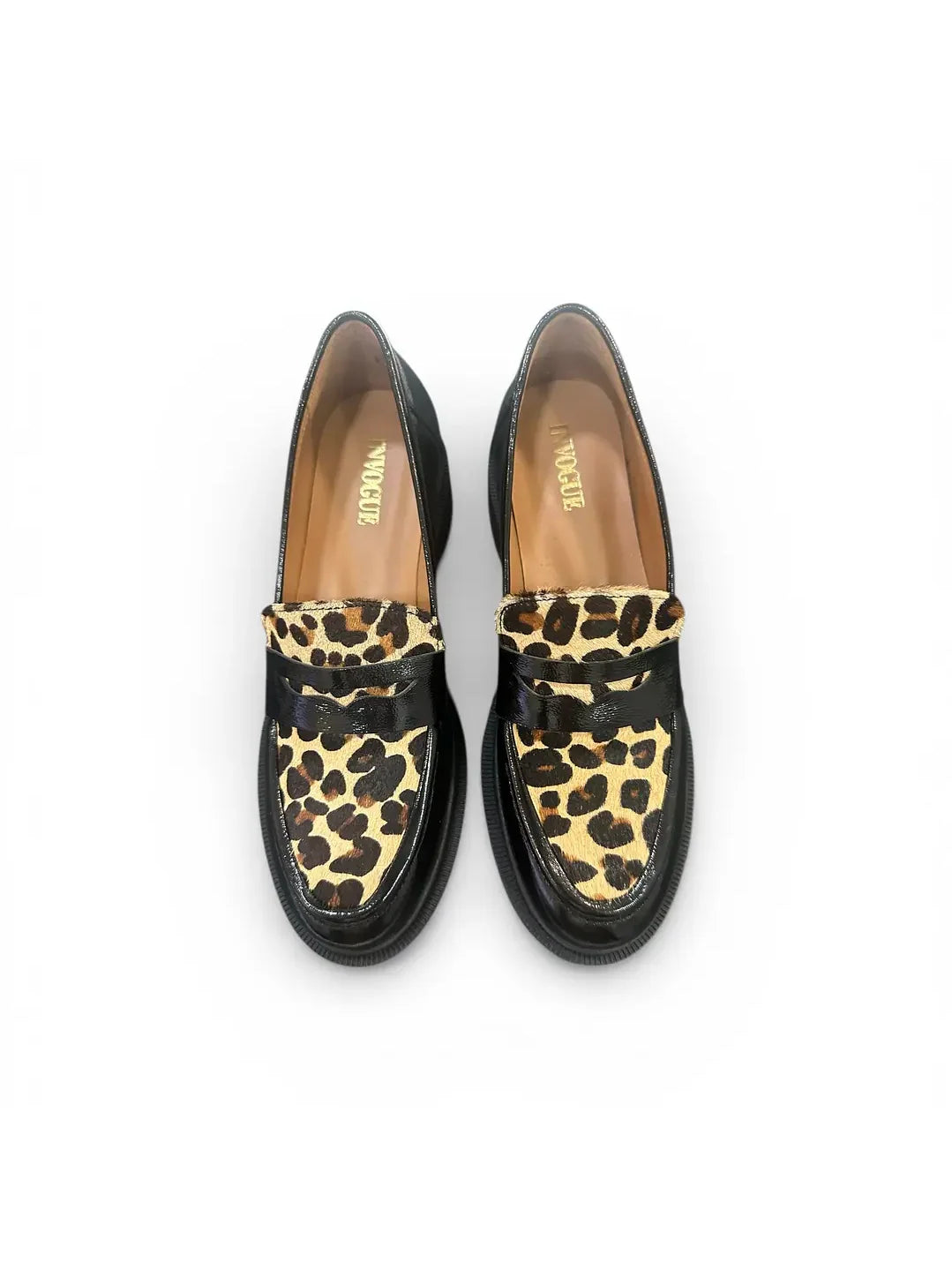 Mocassins em pele preta com pala animal print