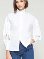 Camisa branca de popelina com renda