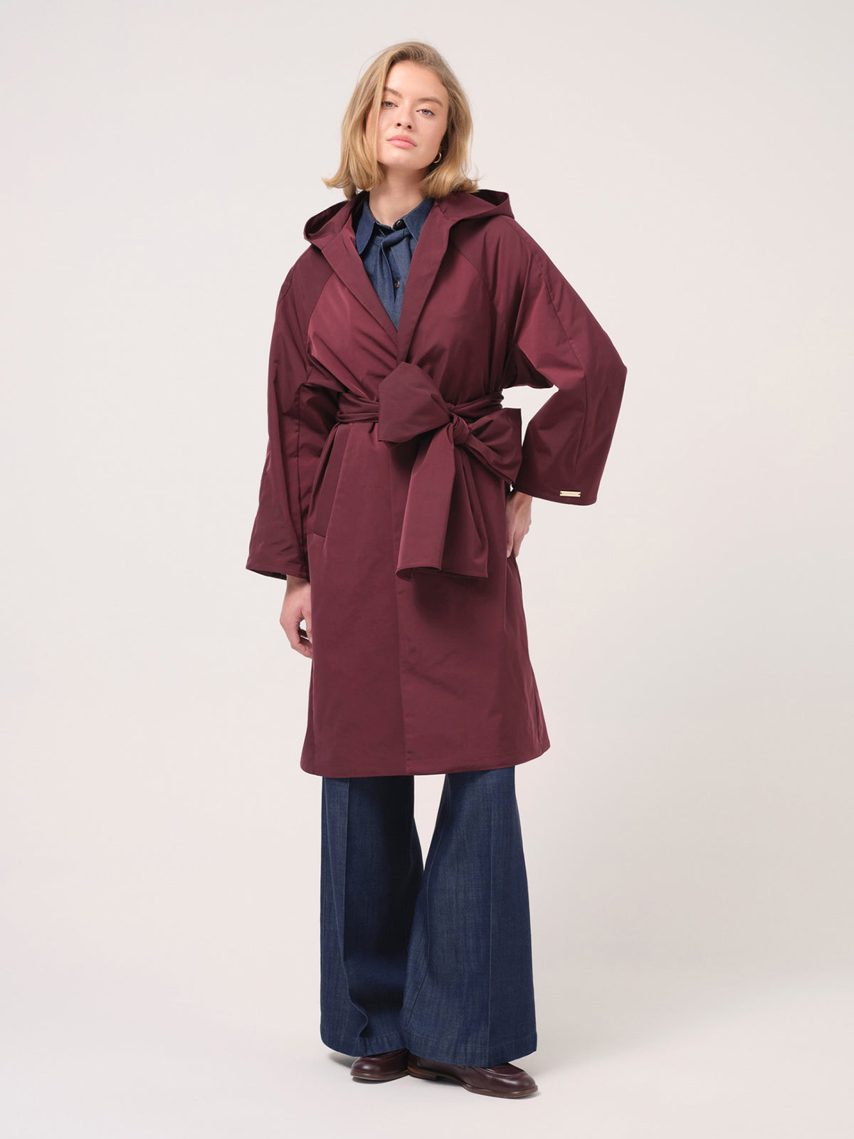 Capa de chuva oversized com capuz Cristina Barros – imagem 3