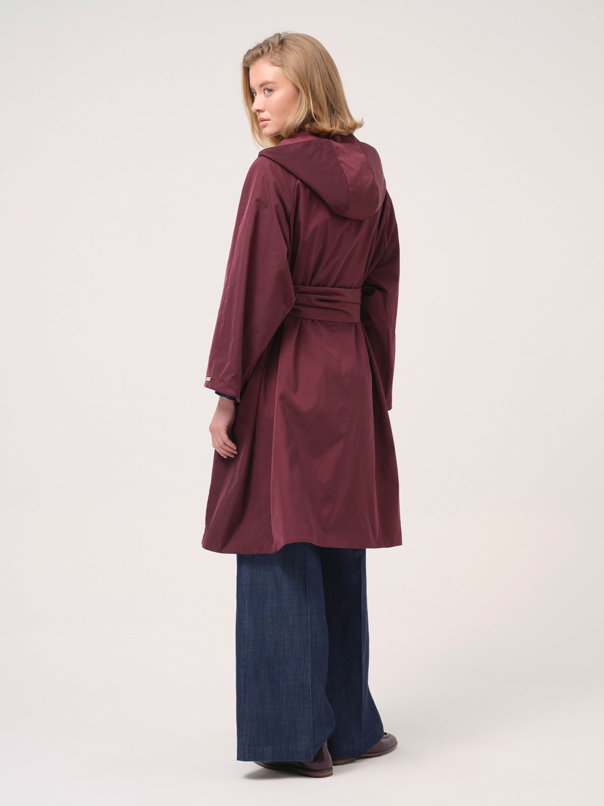 Capa de chuva oversized com capuz Cristina Barros – imagem 4