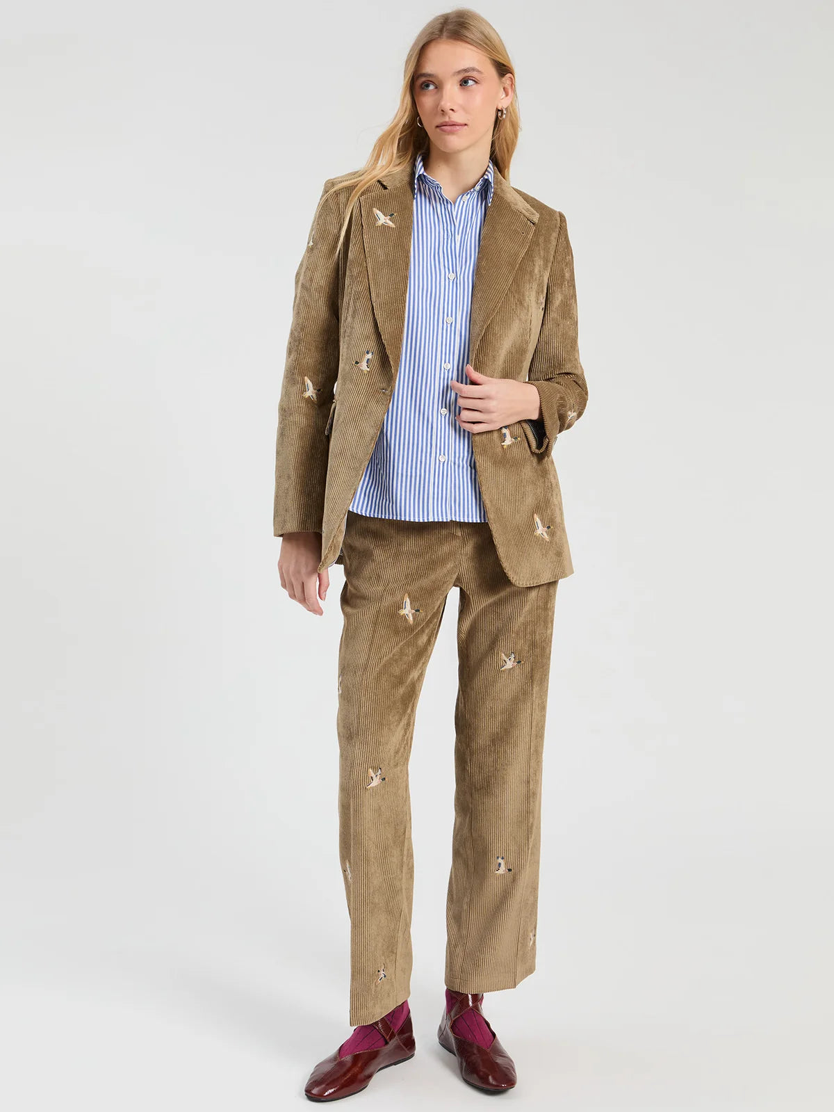 Blazer Vilagallo em bombazina camel com bordados – imagem 2