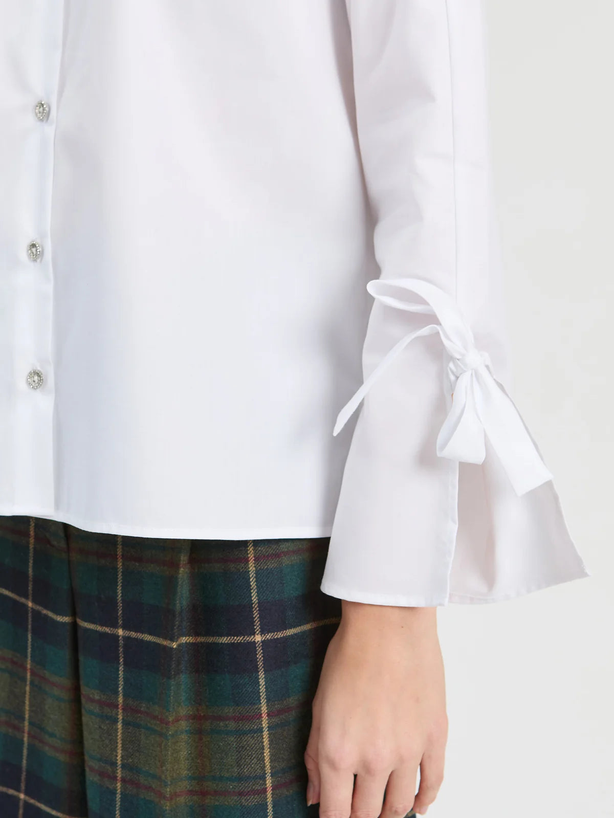 Camisa branca Vilagallo com laços nos punhos – imagem 2