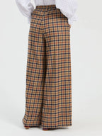 Calças wide leg xadrez com botões Vilagallo – imagem 4