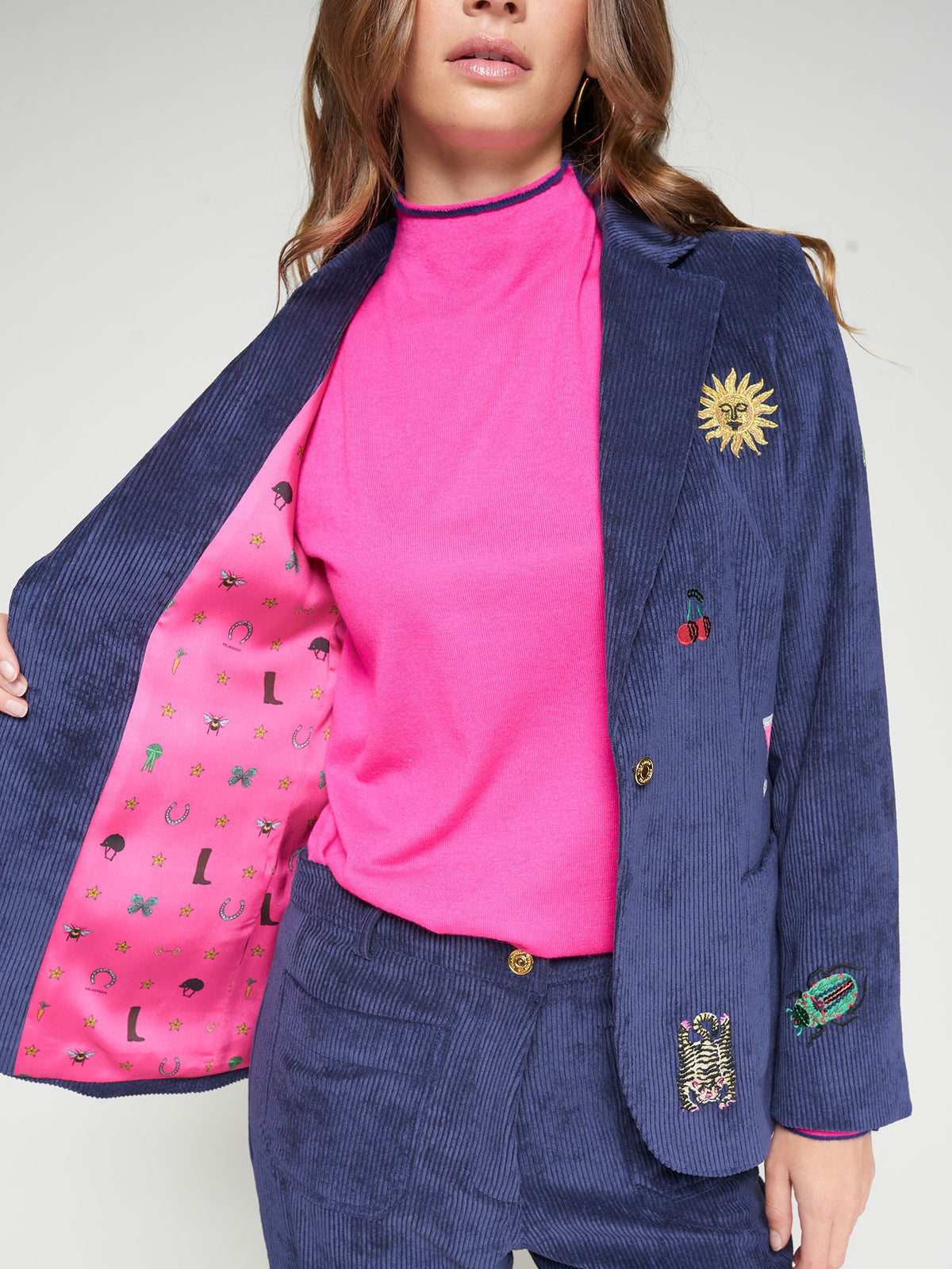 Blazer de veludo azul-marinho com bordados Vilagallo – imagem 3